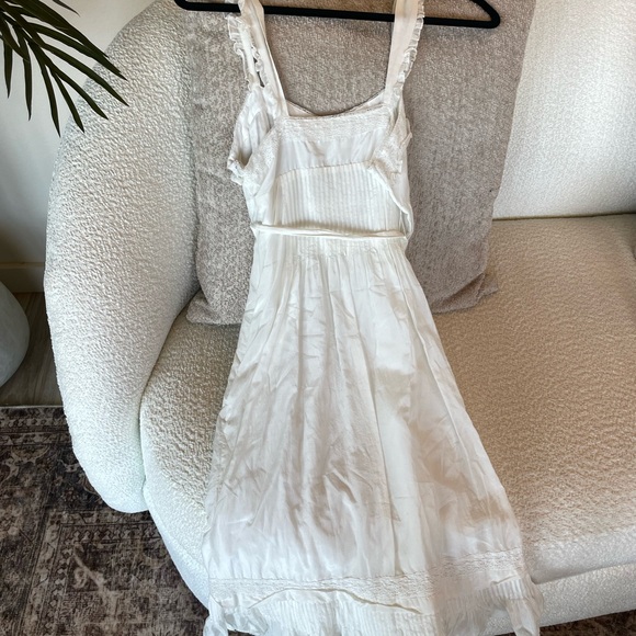Vintage Kensie White Sleeveless Dress with Ruffle Straps - Picture 5 of 10